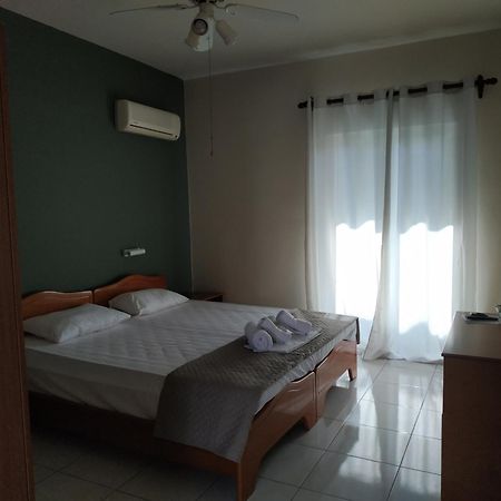 Poros Town Apartments By Evita'S Resort المظهر الخارجي الصورة