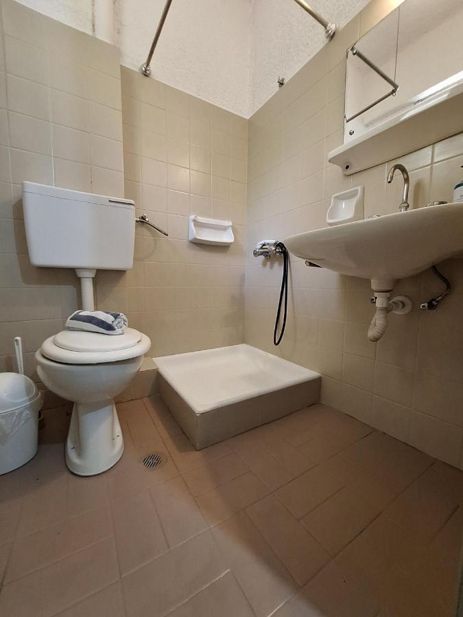 Poros Town Apartments By Evita'S Resort المظهر الخارجي الصورة