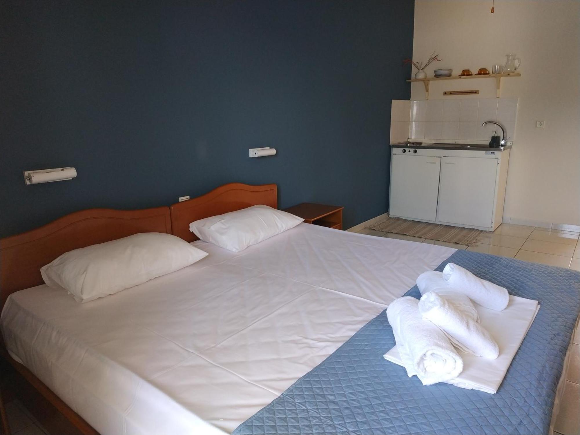 Poros Town Apartments By Evita'S Resort المظهر الخارجي الصورة